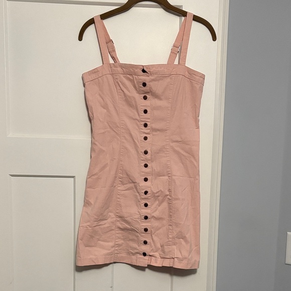 Forever 21 Dresses & Skirts - Forever 21 light pink mini dress